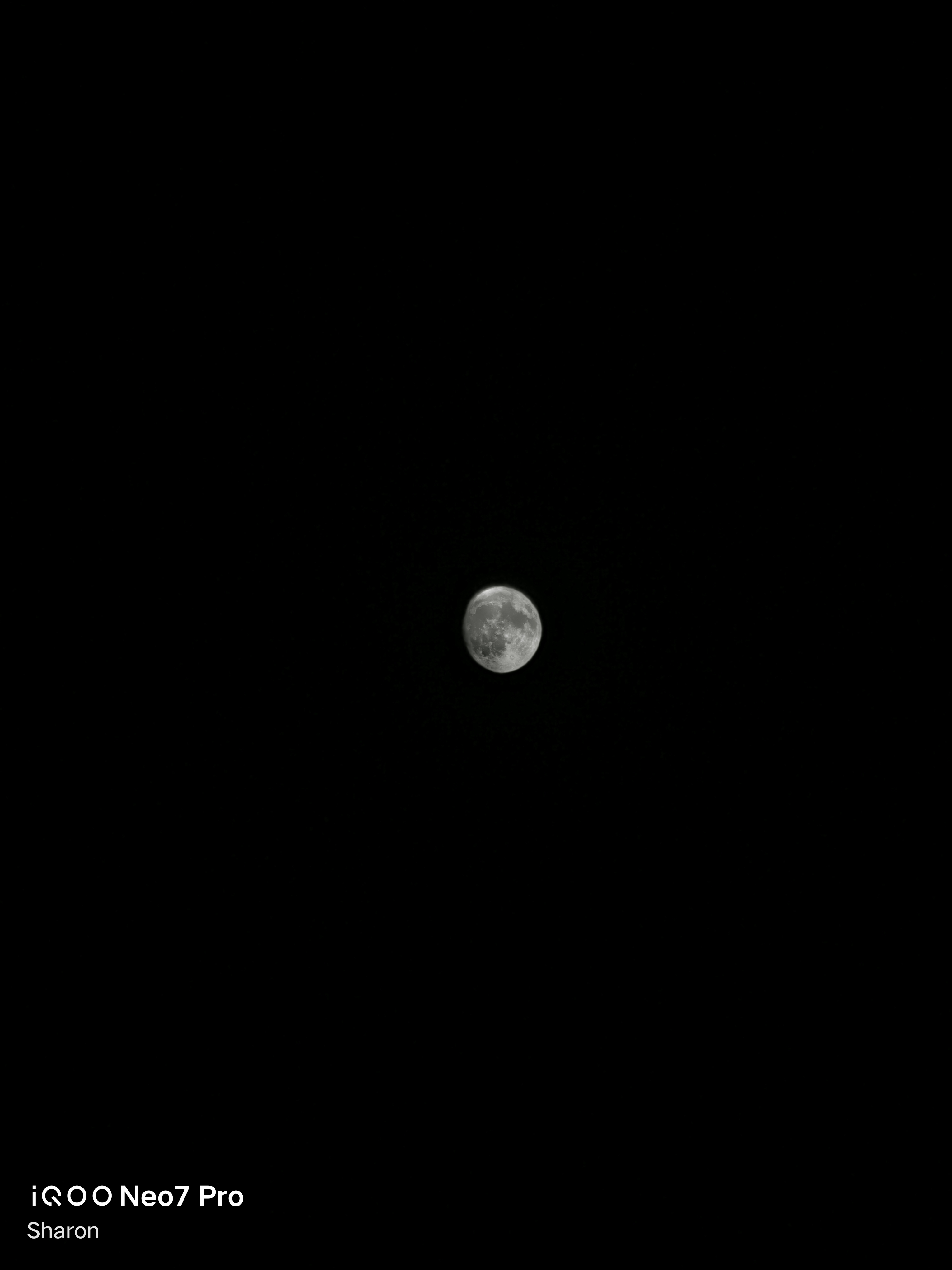 moon。 These breathtakingly detailed images of the Moon reveal its