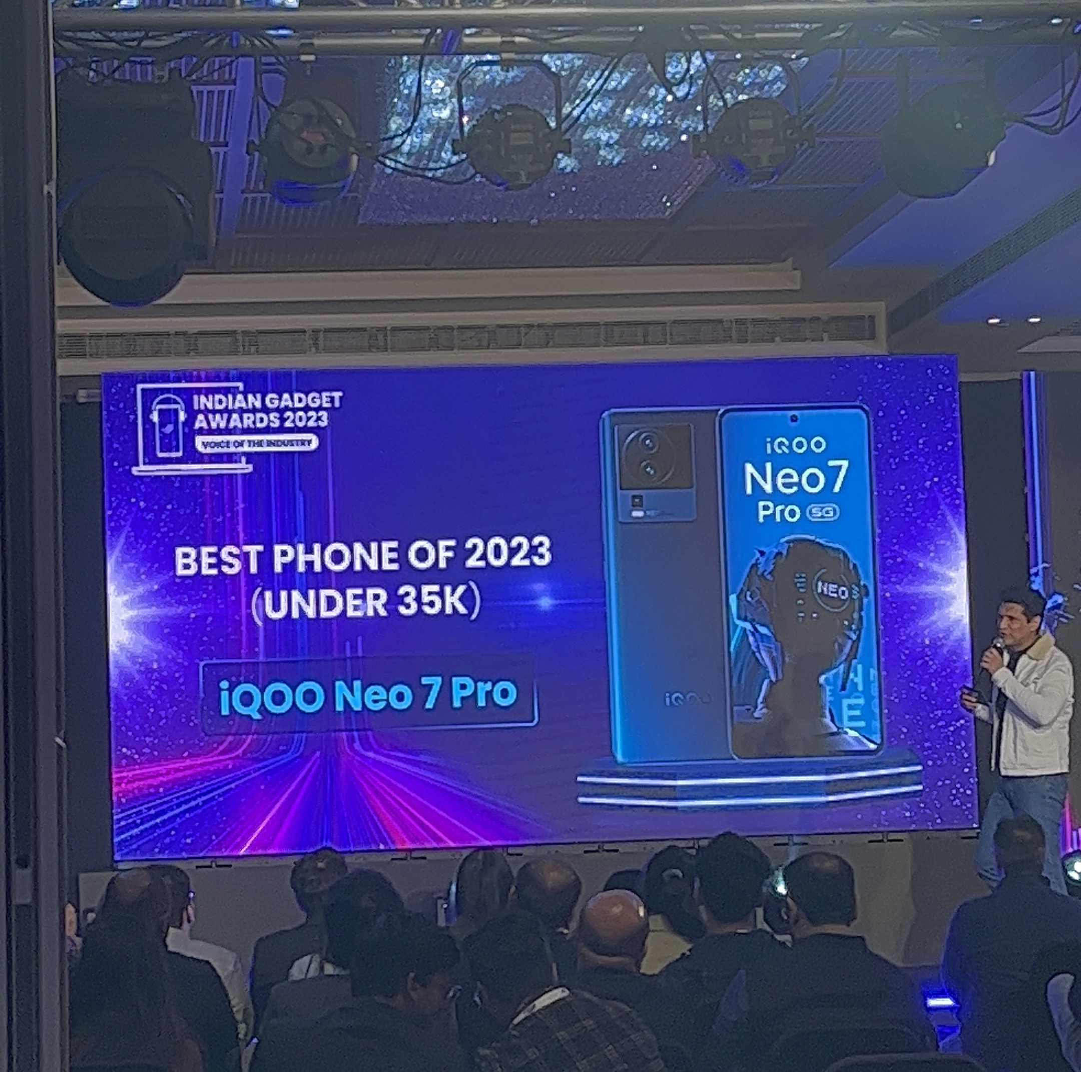 BEST Smartphone Under 35K Award 🥇