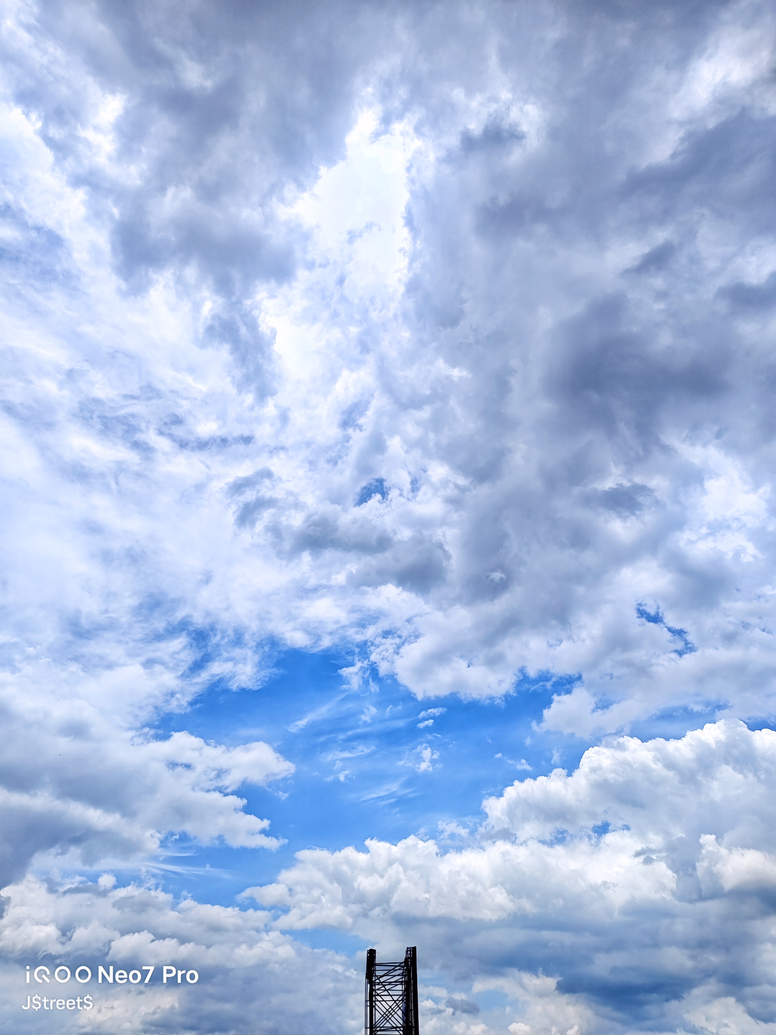 #ShotOniQOO l Cloud Photography l September Edition l Jstreets Qlicks