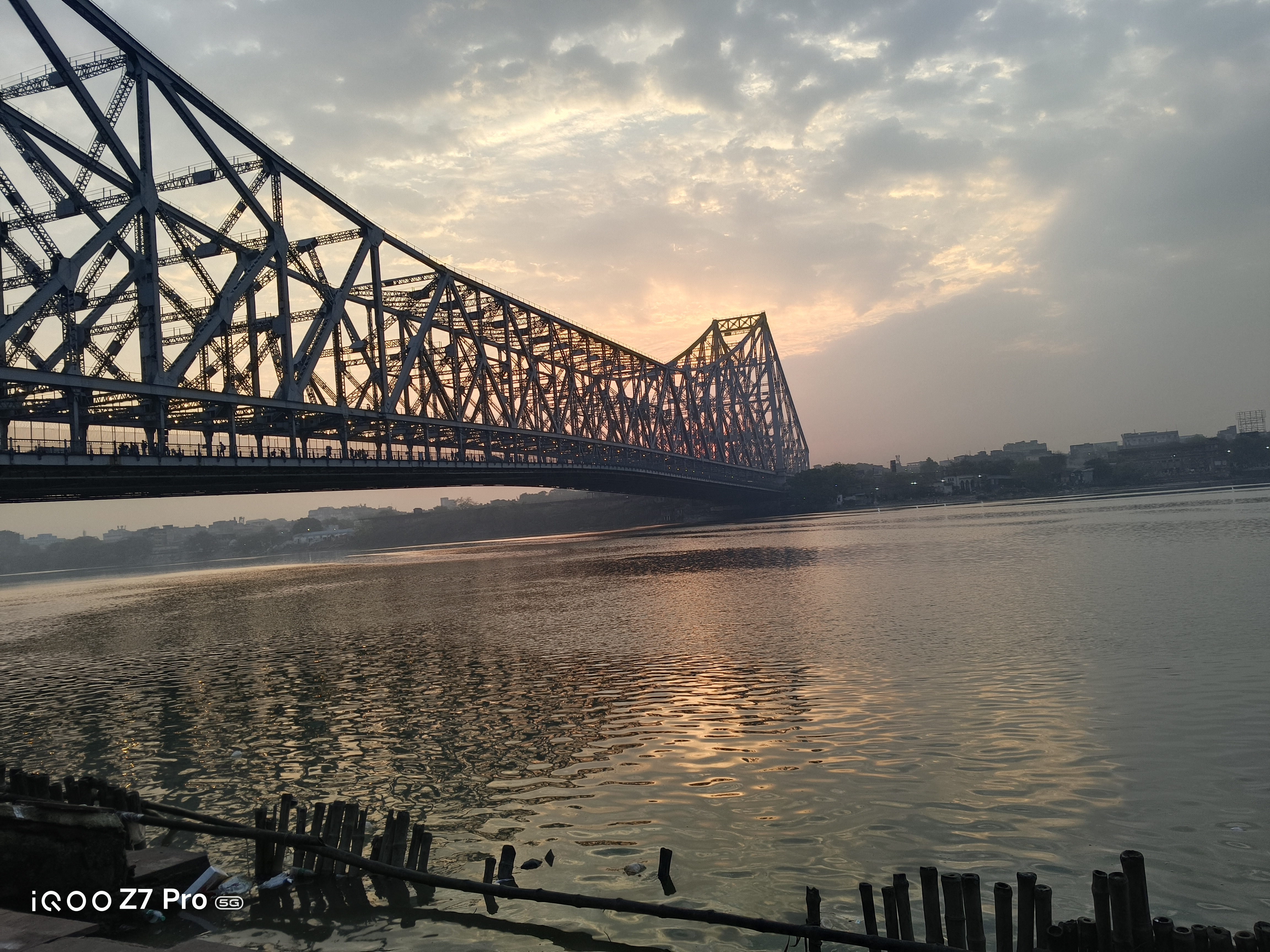 Witnessing the Majesty of Howrah Bridge 🌉 Through My iQOOLens 🔎