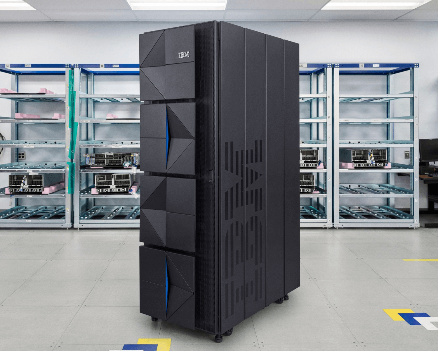 Mainframe Computers – The Giants of Data Processing 🖥️⚡