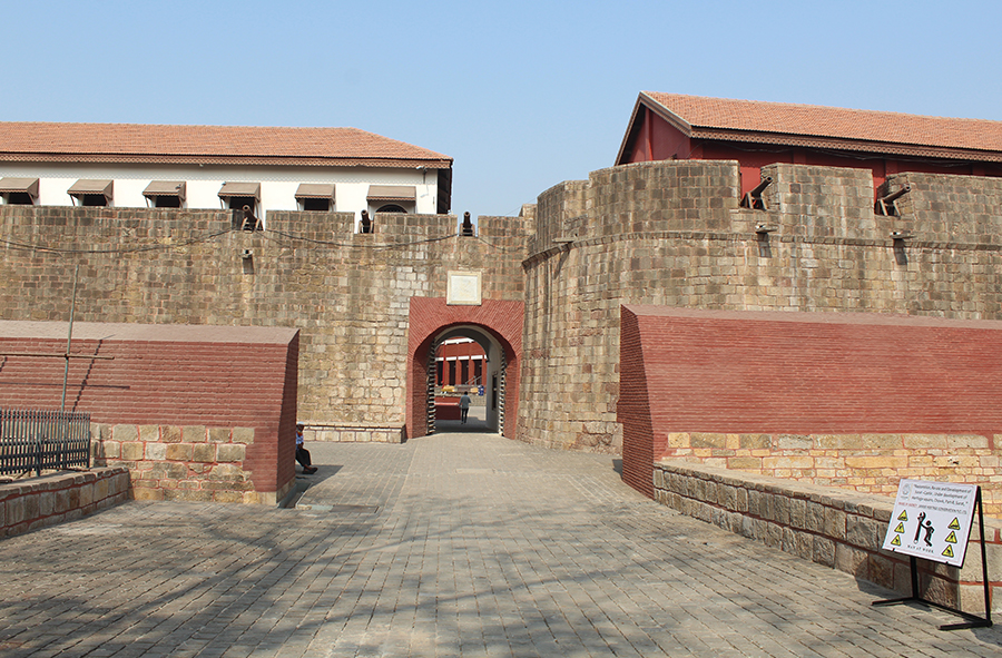💎 Surat Fort – The Diamond City’s Shield of Strength 🏰