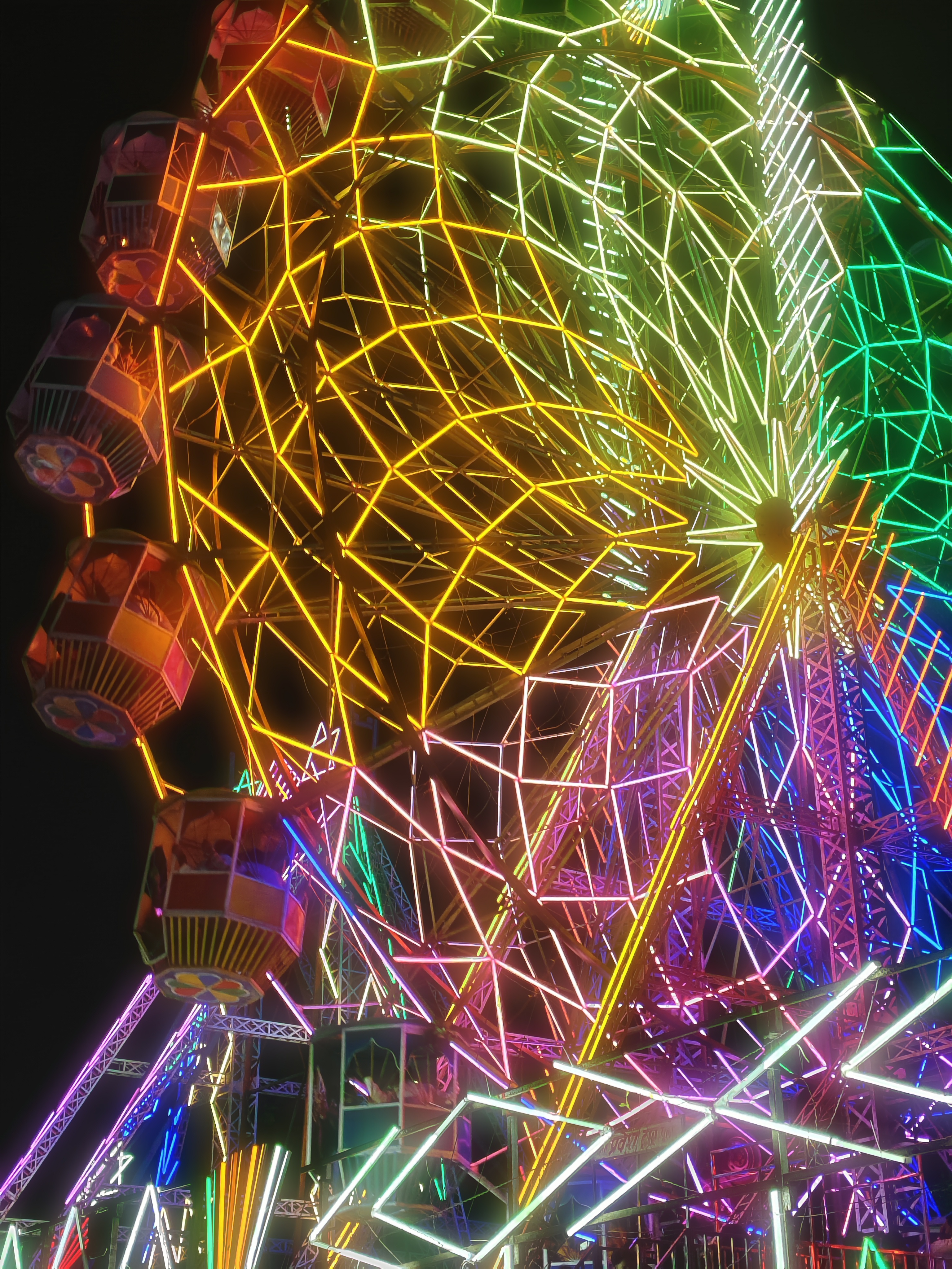 Neon Ride Fly Robin Neon Ride of the fair ground