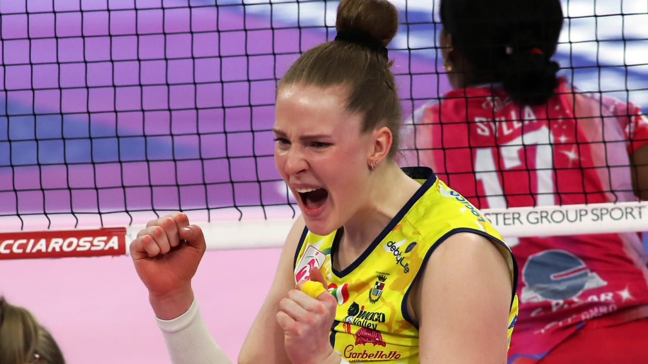 isabelle-haak-the-swedish-hawk-soaring-above-world-volleyball