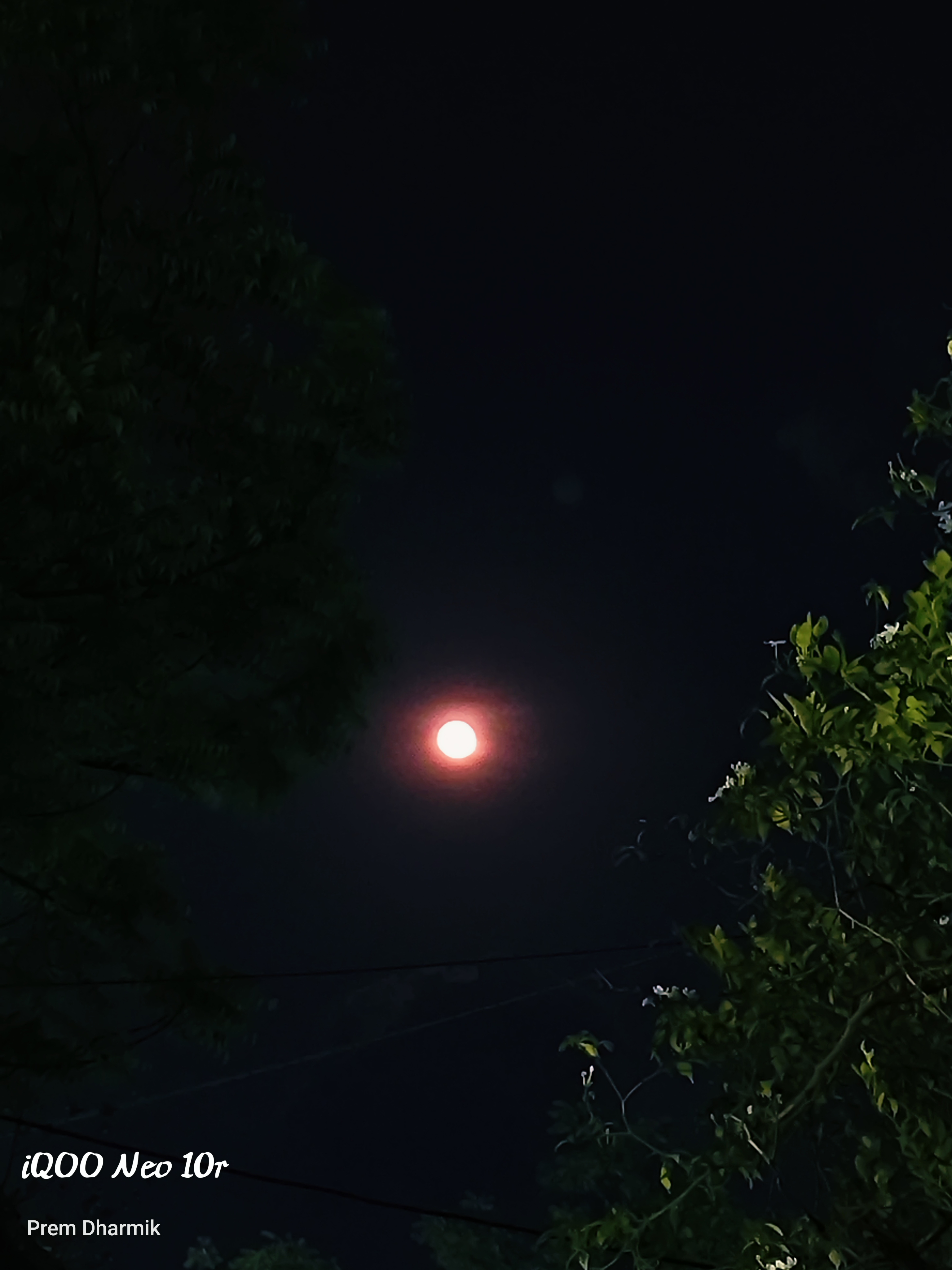 ShotoniQOO Can iQOO Neo 10R Really Capture the Moon? See This 🌙
