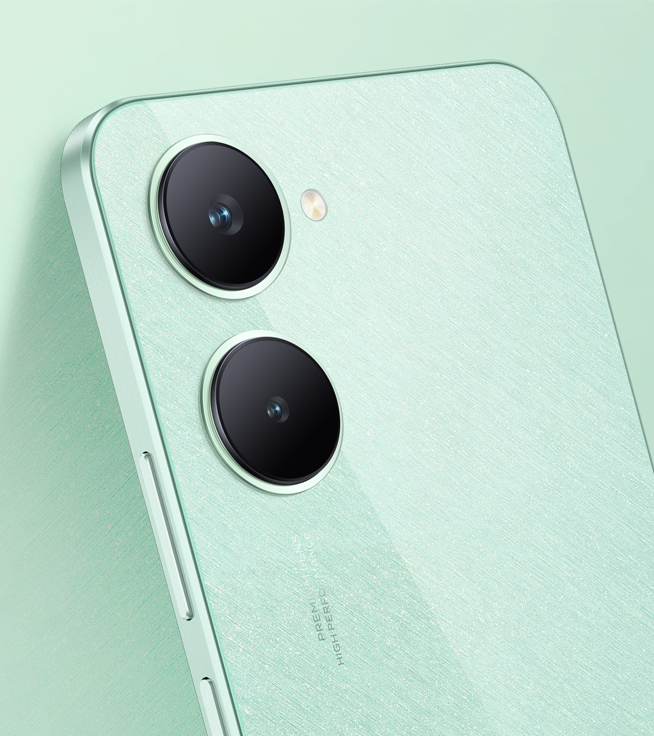 vivo Y18t in color gem green