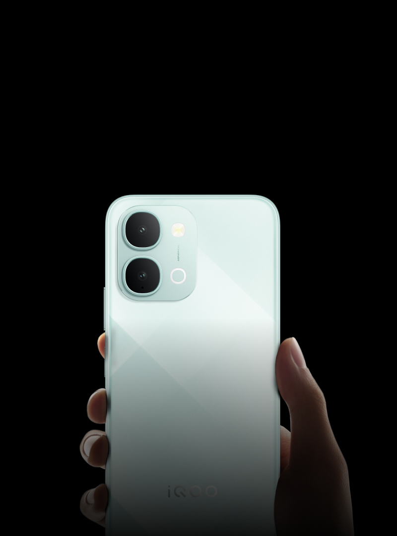 vivo iqooz11x featuring IP69 & IP69 & IP69+ waterproof and dustproof protection and SGS 5-Star rating